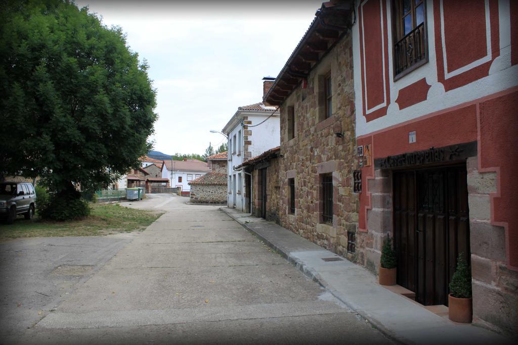 Casa Entrenidos ξενώνας Mudá Εξωτερικό φωτογραφία